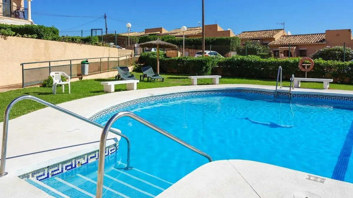 Cozy Seaview Getaway Apartment Fuengirola