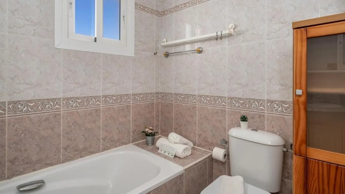 Cozy Seaview Getaway Apartment Fuengirola